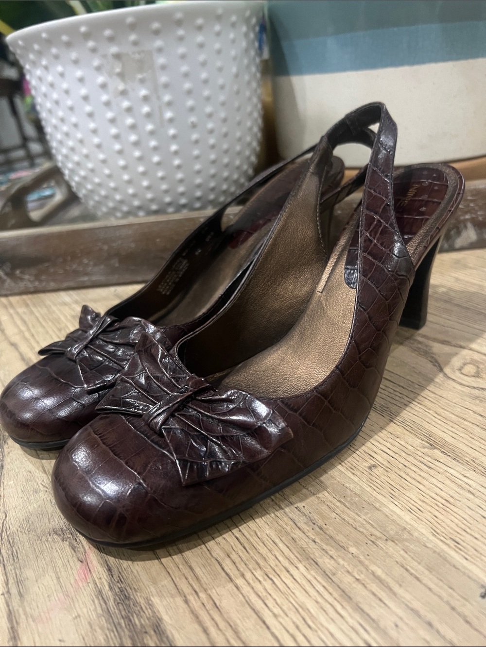 Nine West Dark Brown Croc-Embossed Slingback Heels with Bow size 8